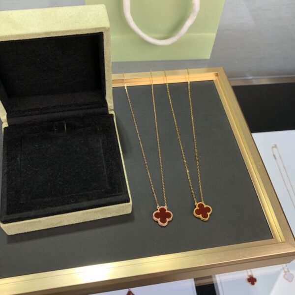 VCA Necklace 043 - Image 3