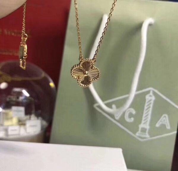 VCA Necklace 057 - Image 3