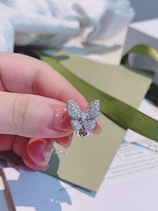 VCA Earring 018 - Image 3