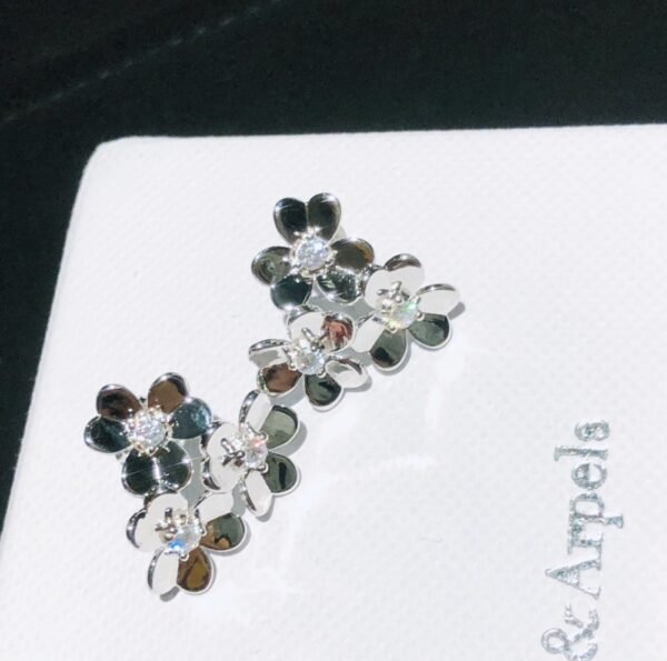 VCA Earring 020 - Image 2