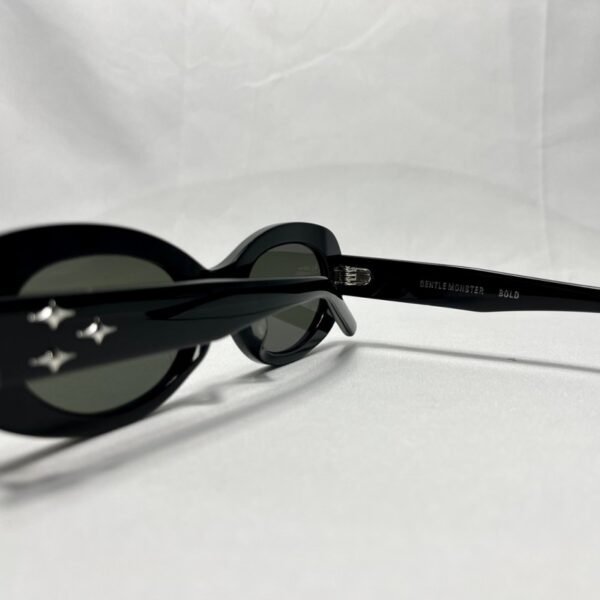 GM 046 - Image 3