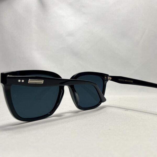 GM 056 - Image 3