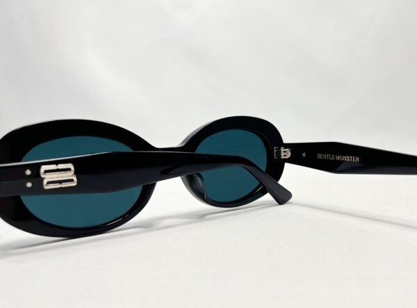 GM 061 - Image 3