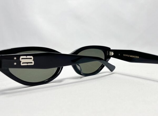 GM 063 - Image 3