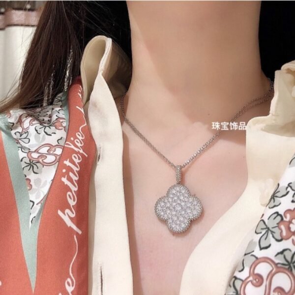 VCA Necklace 011 - Image 3