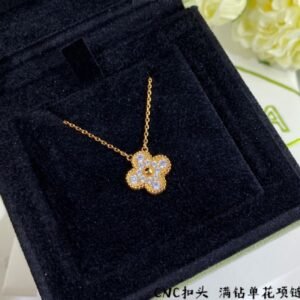 VCA Necklace 012