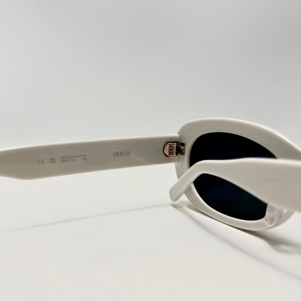 GM 083 - Image 4