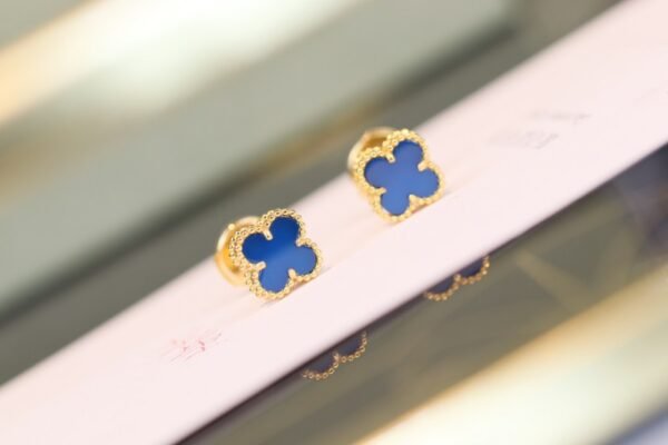 VCA Earring 008 - Image 4