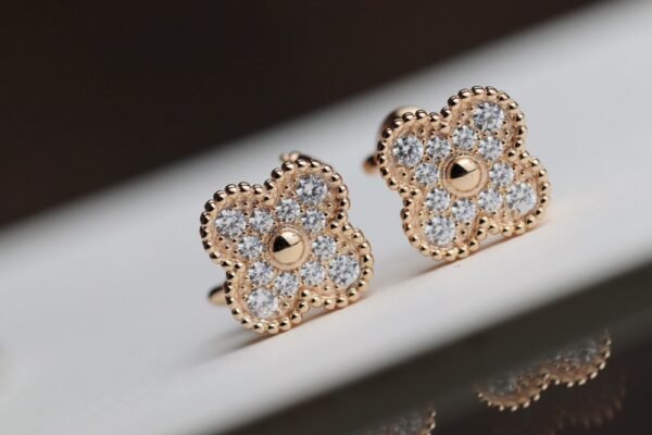 VCA Earring 019 - Image 4