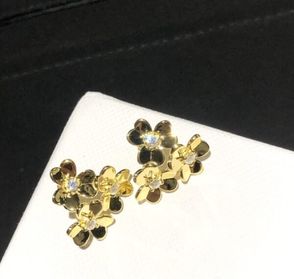 VCA Earring 020 - Image 3