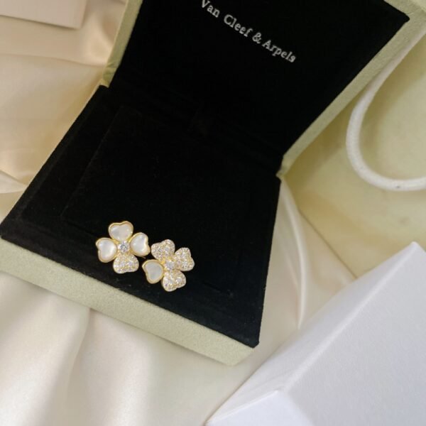 VCA Earring 025 - Image 4