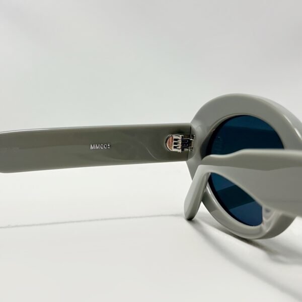GM 079 - Image 4