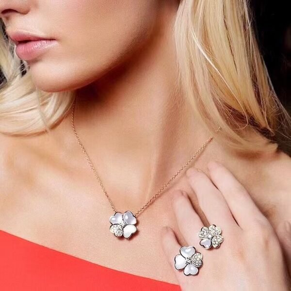 VCA Necklace 034 - Image 5