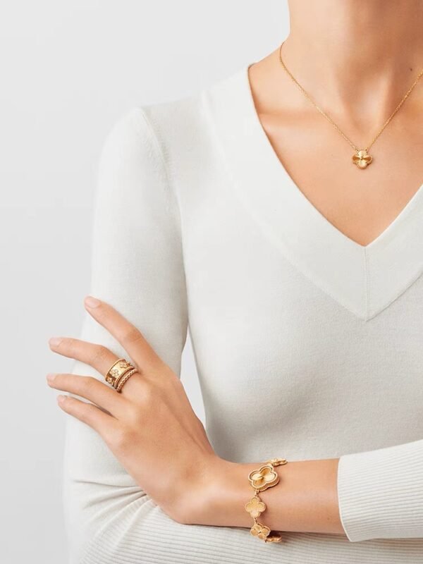 VCA Necklace 040 - Image 5