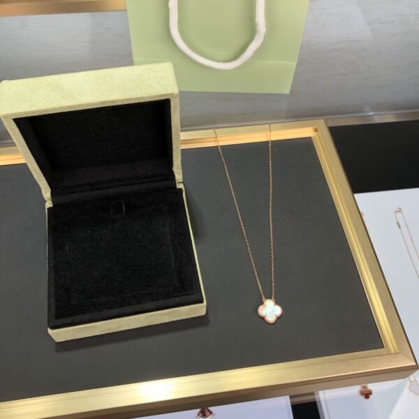 VCA Necklace 043 - Image 5