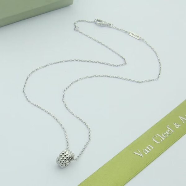 VCA Necklace 049 - Image 5