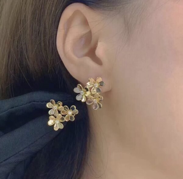 VCA Earring 020 - Image 4