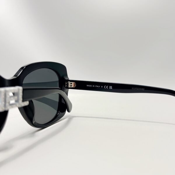 Chanel 001 - Image 5
