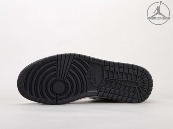 Air Jordan 1 High OG “Dark Mocha" 36-47.5 - Image 5