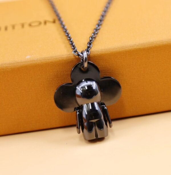 lv necklace