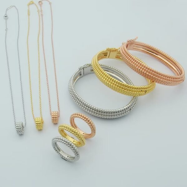 VCA Necklace 049 - Image 6