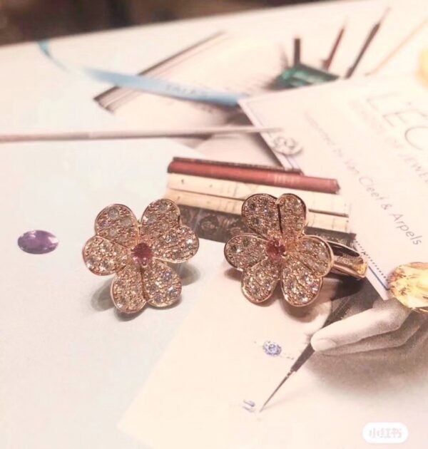 VCA Earring 026 - Image 5
