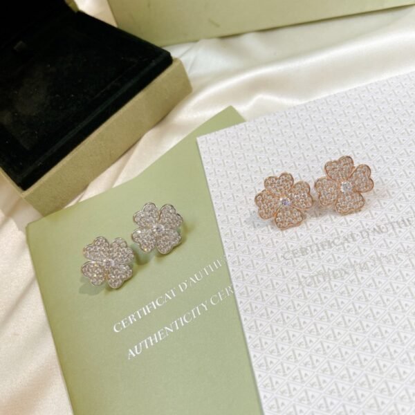 VCA Earring 028 - Image 5