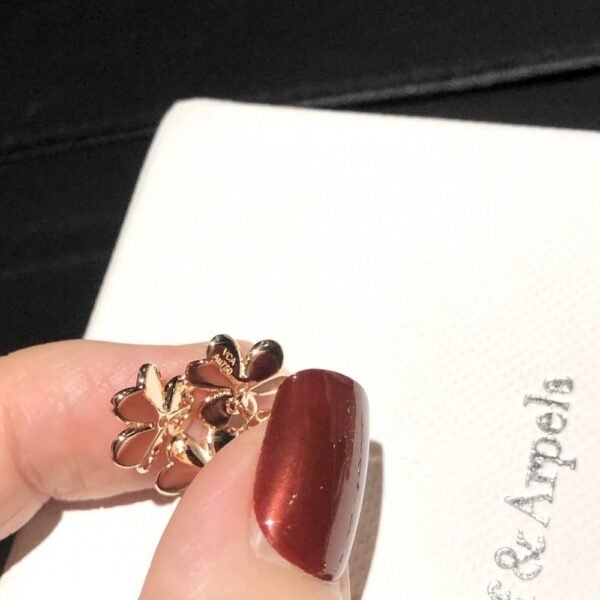 VCA Earring 020 - Image 6