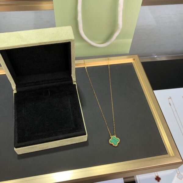 VCA Necklace 043 - Image 8