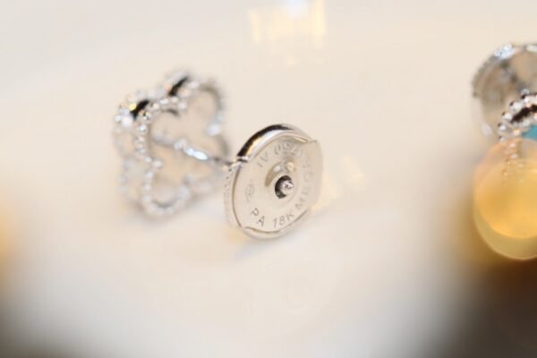 VCA Earring 009 - Image 9