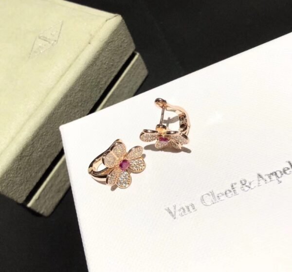 VCA Earring 026 - Image 8