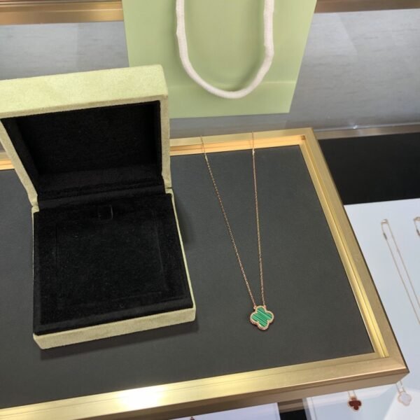 VCA Necklace 043 - Image 9