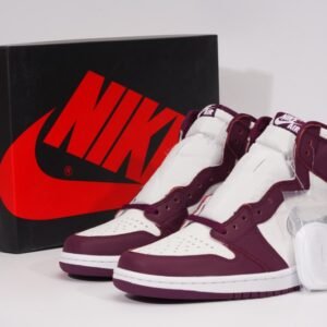 Air Jordan 1 High OG "Bordeaux" SIZE: 40-47.5