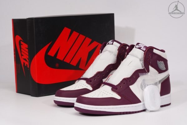 Air Jordan 1 High OG "Bordeaux" SIZE: 40-47.5