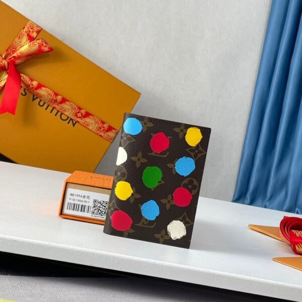 lv passport Cover - Image 10