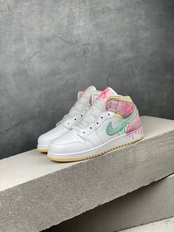 Jordan 1 Mid SE GS'lce Gream' - Image 2