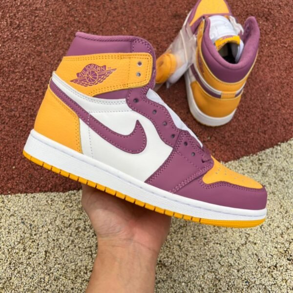 Air jordan 1 retro High OG "University gold and light bordeaux"