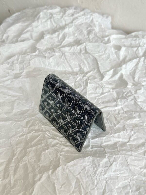 Goyard passport holder - Image 4