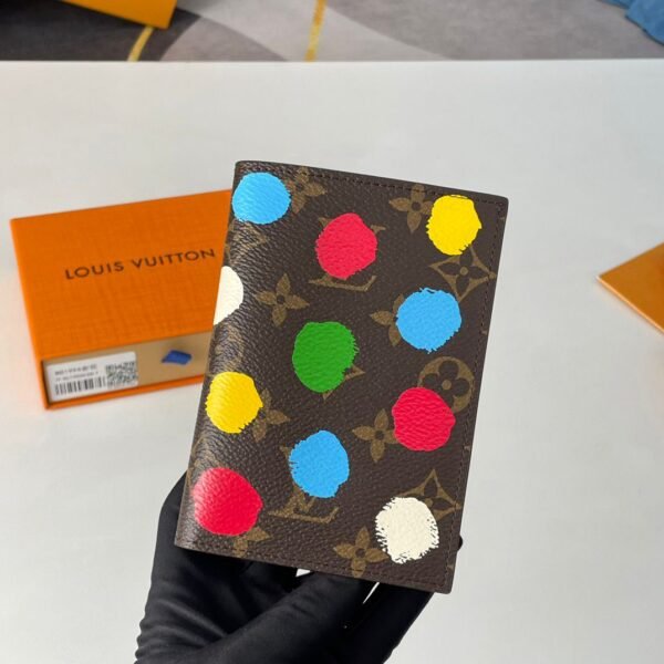 lv passport Cover - Image 7
