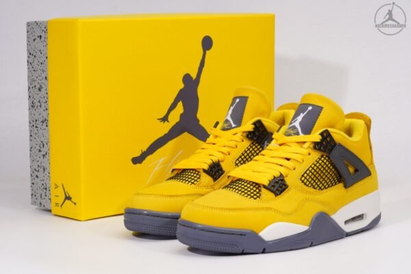 Air Jordan 4 Retro Lightning  SIZE: 40-46