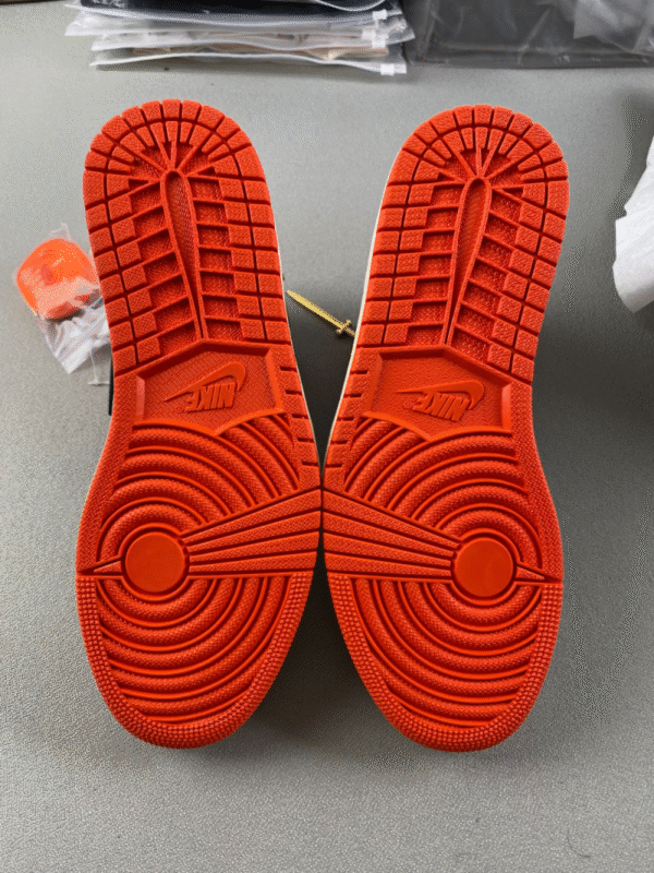 AJ1 - Image 5