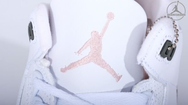 Air Jordan 3 Retro Dark Mocha Size 40-47.5 - Image 3